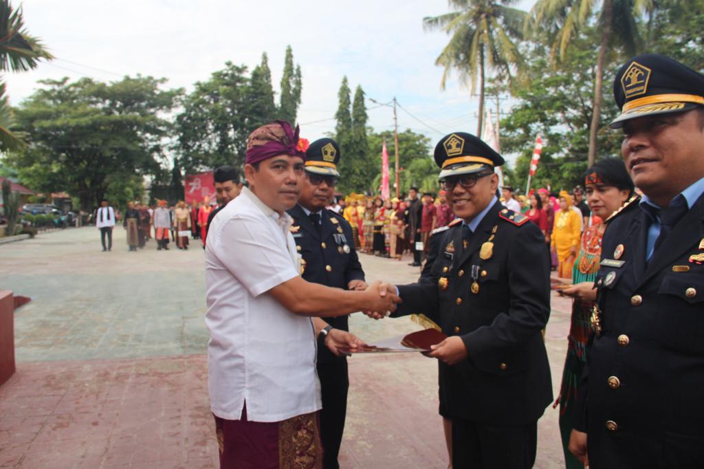 Hut Ri Ke Kakanwil Kemenkumham Sulteng Serahkan Remisi Kemerdekaan